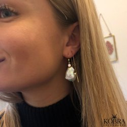 "Maggie" store ferskvandsperler øreringe med hvide sten 18 karat forgyldte