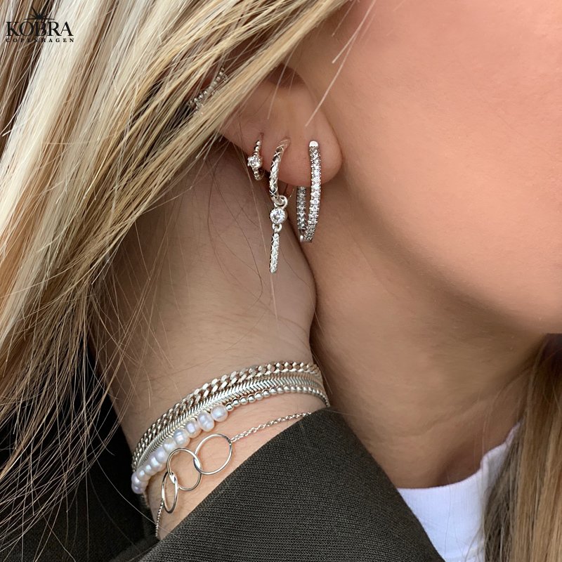 "Tuesday" sm slv reringe / hoops med sten