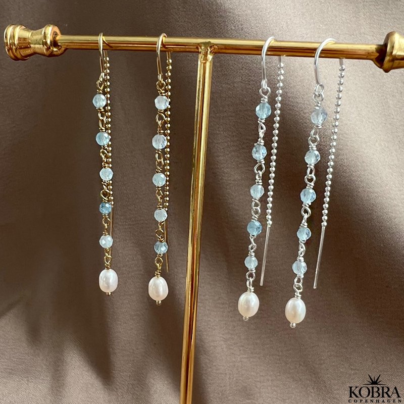 "Ellish" slv retrde med bl aquamariner samt hvid ferskvandsperle