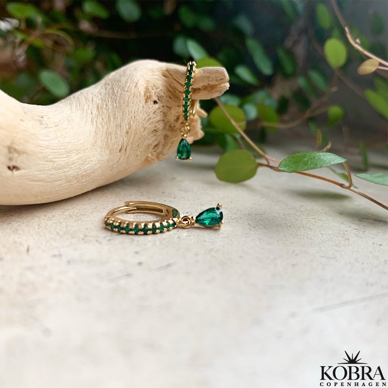 "Raindrop" sm guld hoops med farvet og drbeformet sten