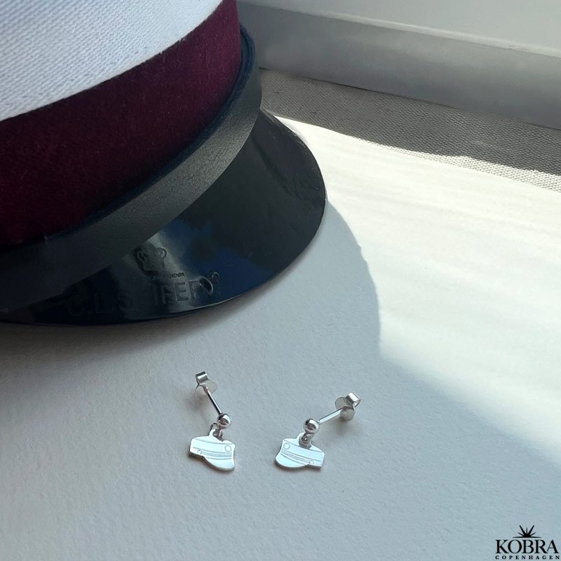 Sm hndlavet Studenterhuer reringe i slv