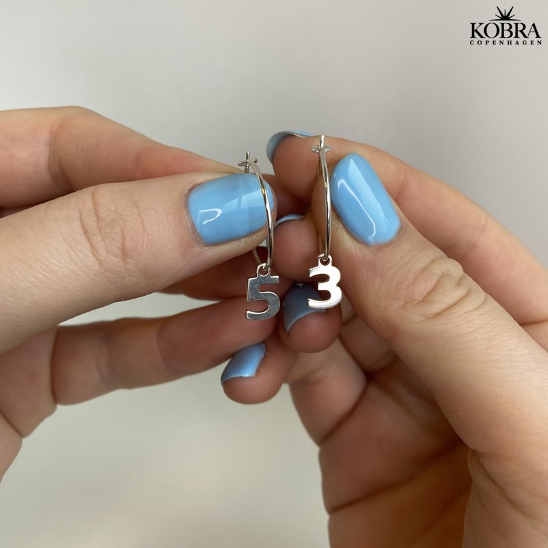 "Lucky number" slv hoops med dine lykketal eller bogstaver