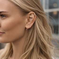 "Cayenne" earcuff / �rspjut i sterlingsilver med silverkulor.