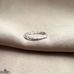 "Hailey" enkel slv ring med hvide sten