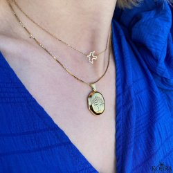 "Falcon" guld halskde med lille Svale