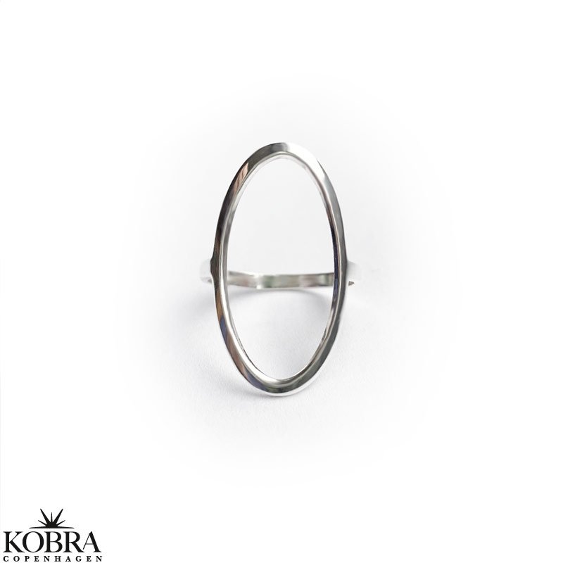 "Elipse" large oval simple silver ring