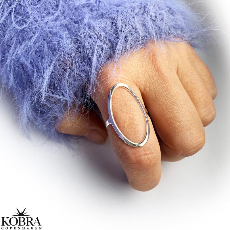 "Elipse" large oval simple silver ring