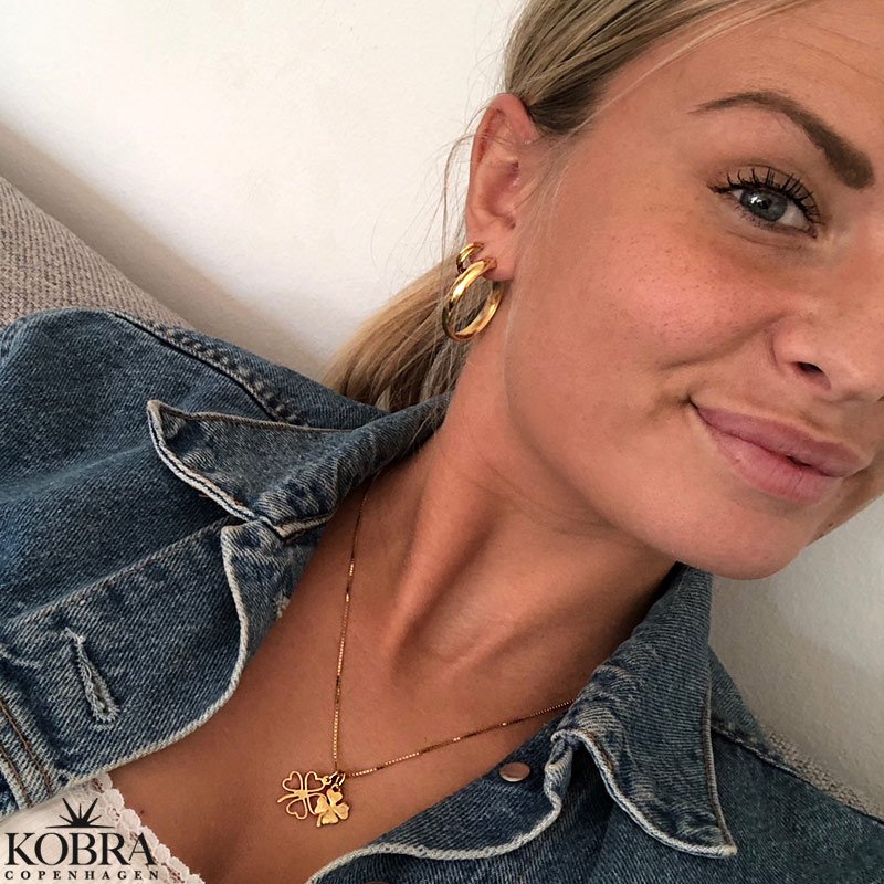 "Silvia" 18 karat forgyldte sm creolere i snoet design