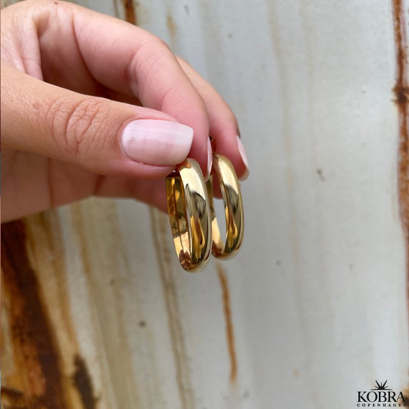 "Debra" guld ovale reringe / hoops