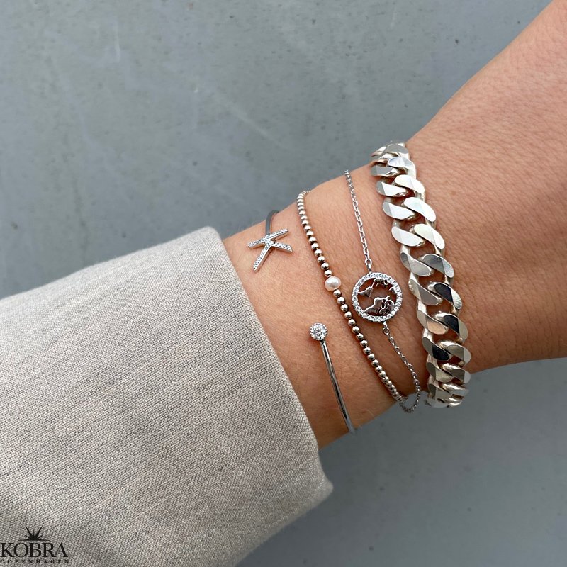 "Zoey" Personal bracelet with your initial - in silver or gold plated