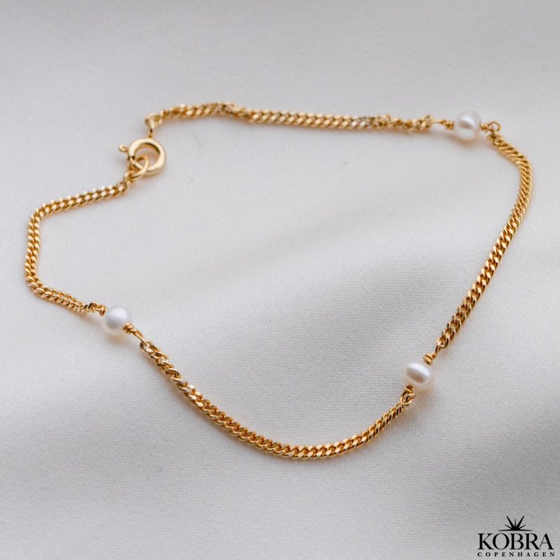 "Monroe" hndlavet guld ankelkde med hvide perler