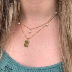 "Noella" guld halskde med 5 ferskvandsperler