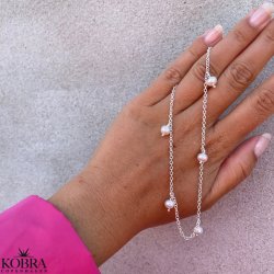 "Noella" slv halskde med 5 ferskvandsperler