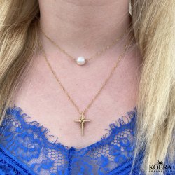 "Allana" 18 karat forgyldt kors halskde med Infinity