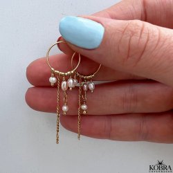 "Nahla" 18 karat forgyldte reringe med ferskenfarvet og hvide perler