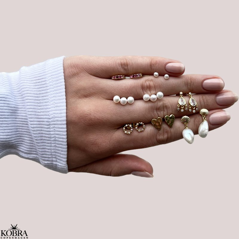 "Rosella" gold earrings with freshwater pearls