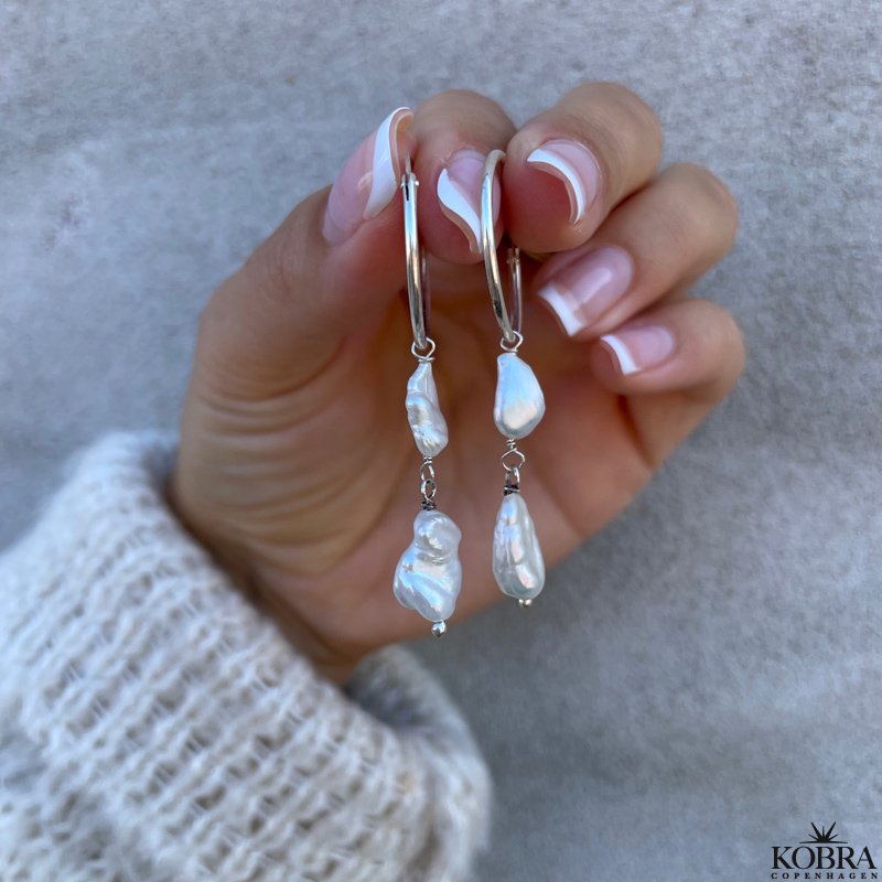 "Sugar" slv reringe med gte hvide ferskvandsperler