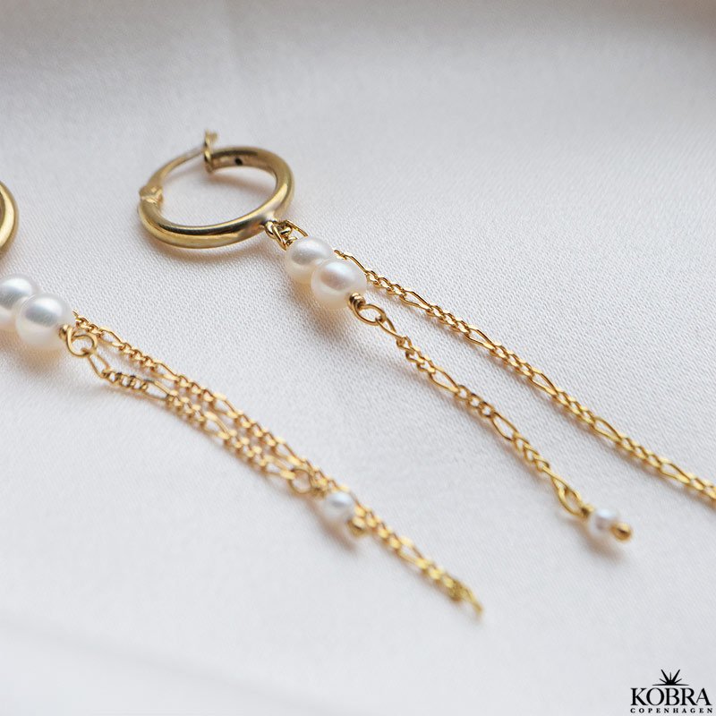 "Balance" gold earrings with white freshwater pearls