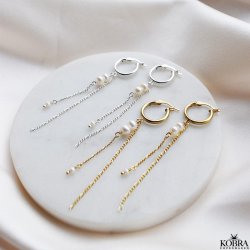 "Balance" silver earrings with white freshwater pearls