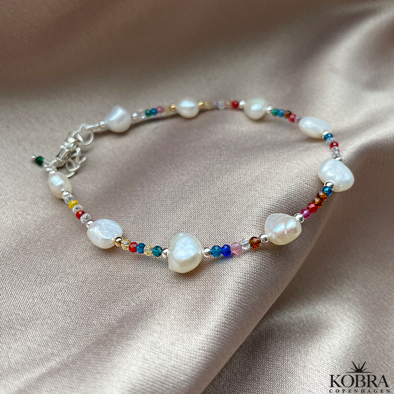"Happy" Colorful bracelet with pearls