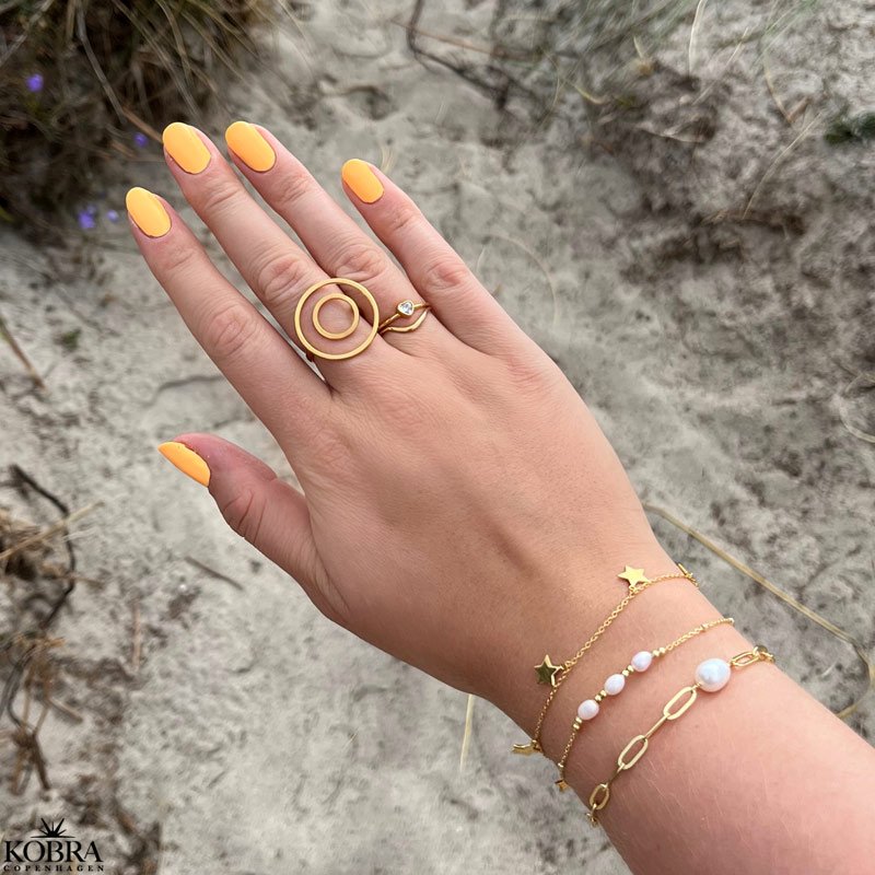 "Monni" stor statement ring i guld med cirkler