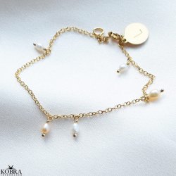 "Wilma" handmade gold bracelet with pearls and small engraved amulet