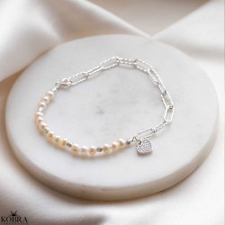 "Nina" slv armbnd med lille hjerte, chunky kde og hvide ferskvandsperler
