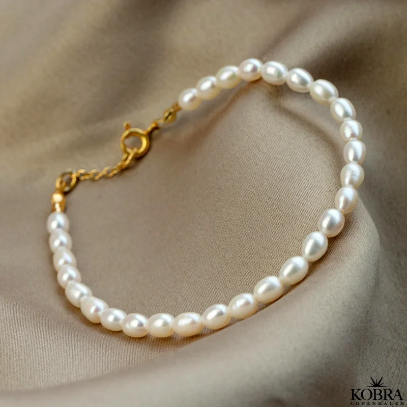 "Joanna" ankelkde med ferskvandsperler og guld lukning