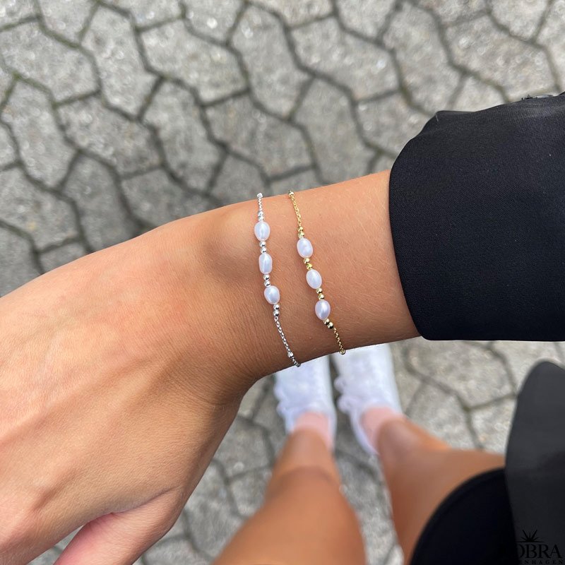"Amabel" slv armbnd med ferskvandsperler