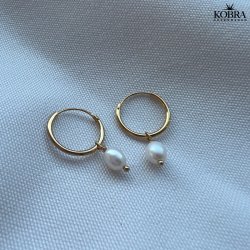 "Joanna" Hoops i forgyldt med lille hvid ferskvandsperle
