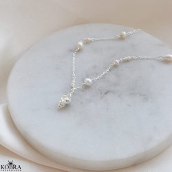 "Pearl Breeze" perle halskde i slv med konkylie og gte ferskvandsperler