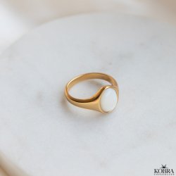 "Flora" gold ring with mother of pearl