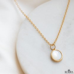 "Flora" mother-of-pearl necklace with engraving