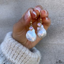 "Maggie" store ferskvandsperler øreringe med birthstone 18 karat forgyldte