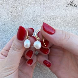"Vogue" classic pearl earrings in gold