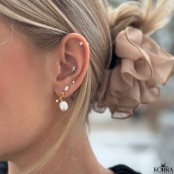 "Antonia" 18 karat forgyldte reringe med gte ferskvandsperler og zirkonia sten