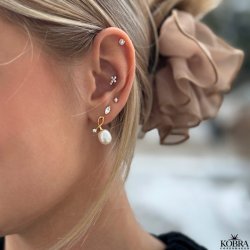 "Antonia" 18 karat forgyldte reringe med gte ferskvandsperler og zirkonia sten