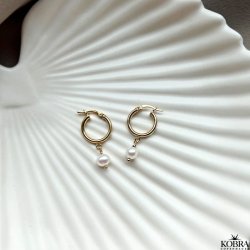 "Margrethe" guld reringe / hoops med hvide ferskvandsperler