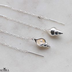 "Pearl Breeze" perlereringe i slv med konkylie og gte ferskvandsperler