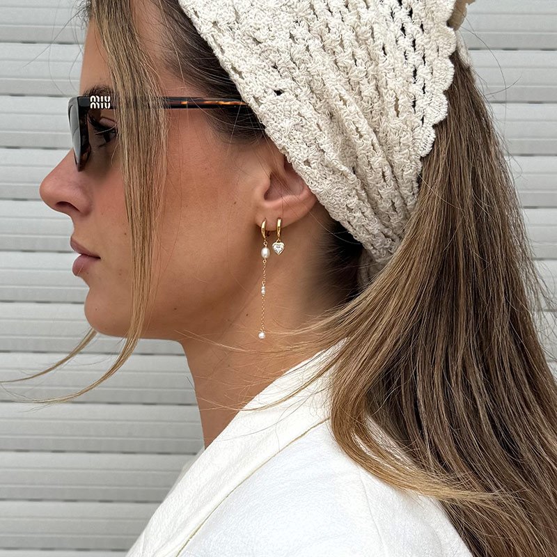 "Monaco" pearl hoops in gold with white freshwater pearls