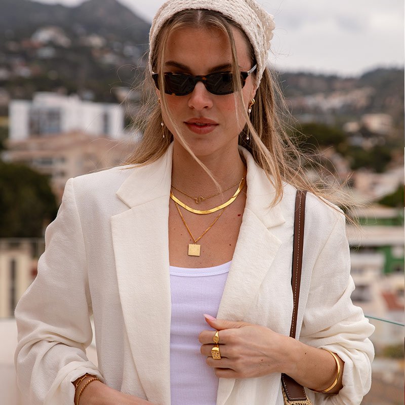 "Signature Letter" 18k guldpl�terat handgjort halsband