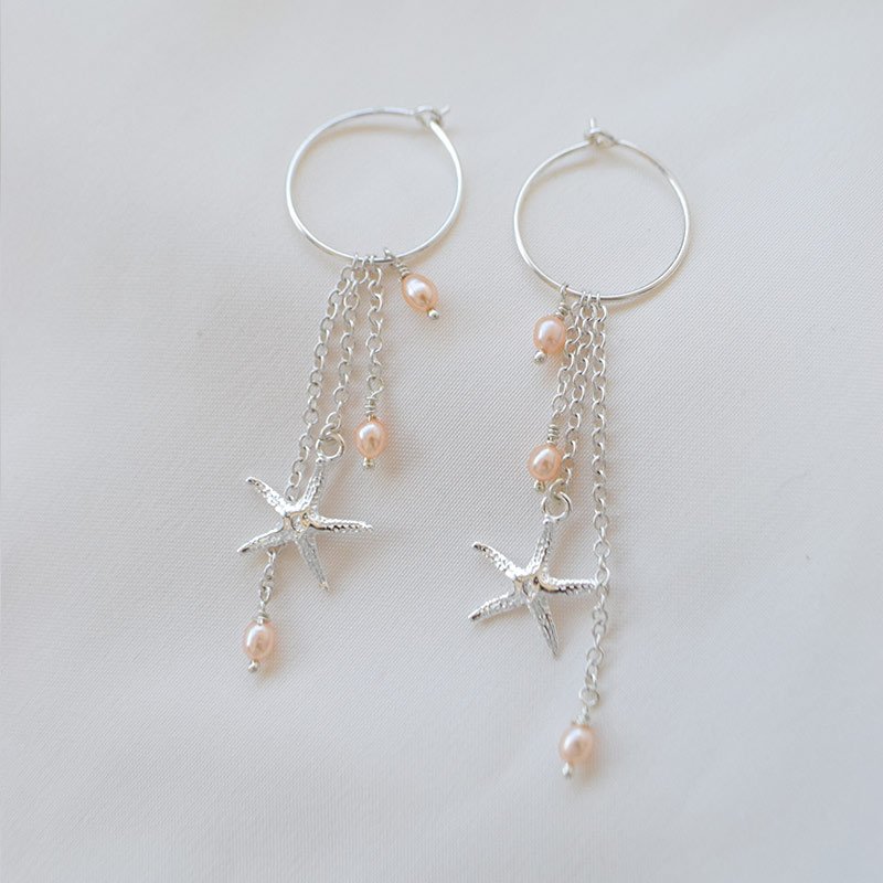 "Sea Of Love" hoops i s�lv med ferskvandsperler