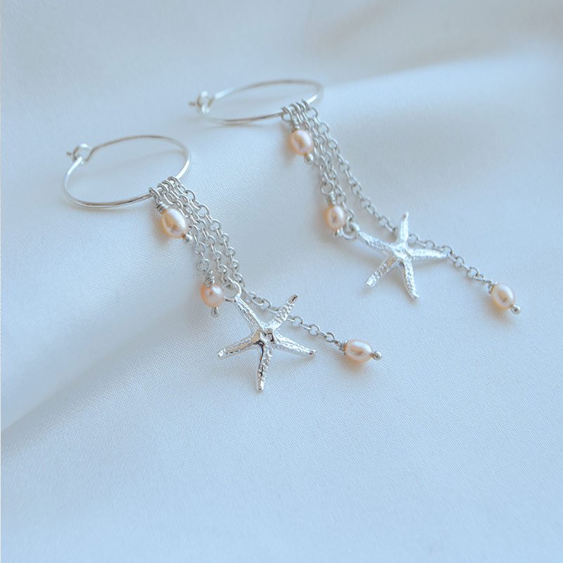 "Sea Of Love" hoops i s�lv med ferskvandsperler