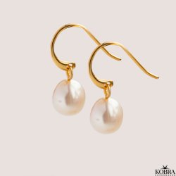 "Vogue" classic pearl earrings in gold