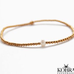 Guldarmbnd "Alma" med guldkugler og lille ferskvandsperle - one size