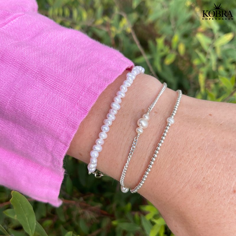 "Midsommar" Pearl bracelet in silver with panzer chain