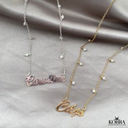 "Milano" hndlavet guld navnehalskde med sm hvide ferskvandsperler