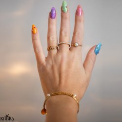 "Zola" gold ring with pearls