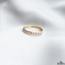 "Zola" gold ring with pearls