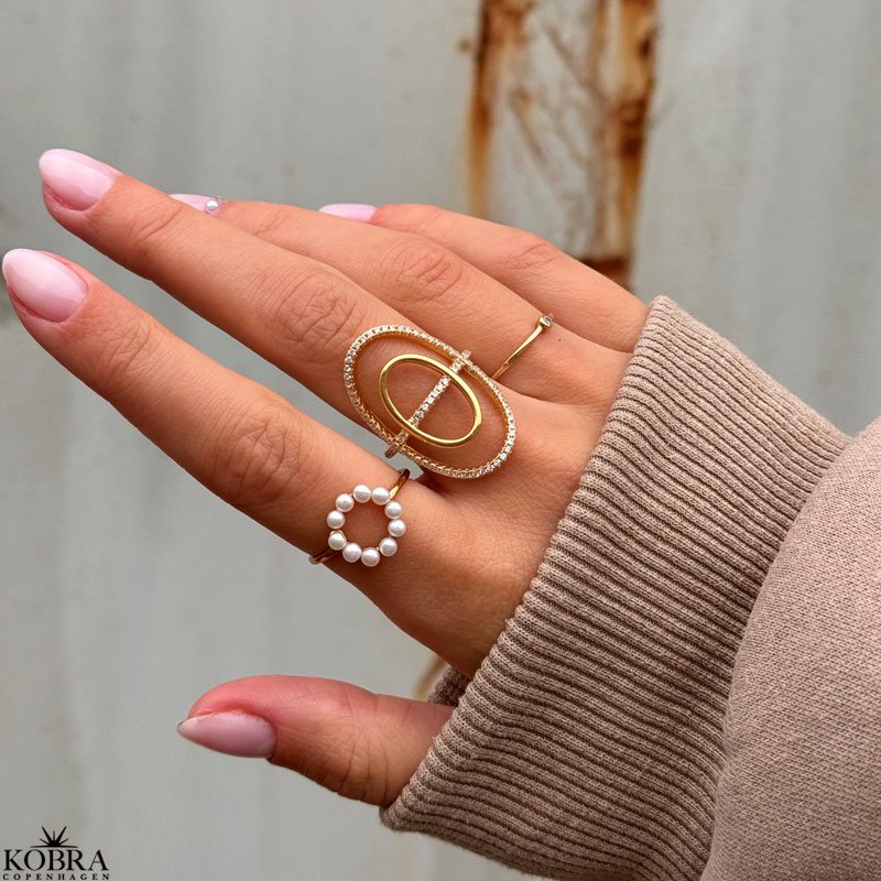 "Corina" forgyldt ring med zirkonia sten